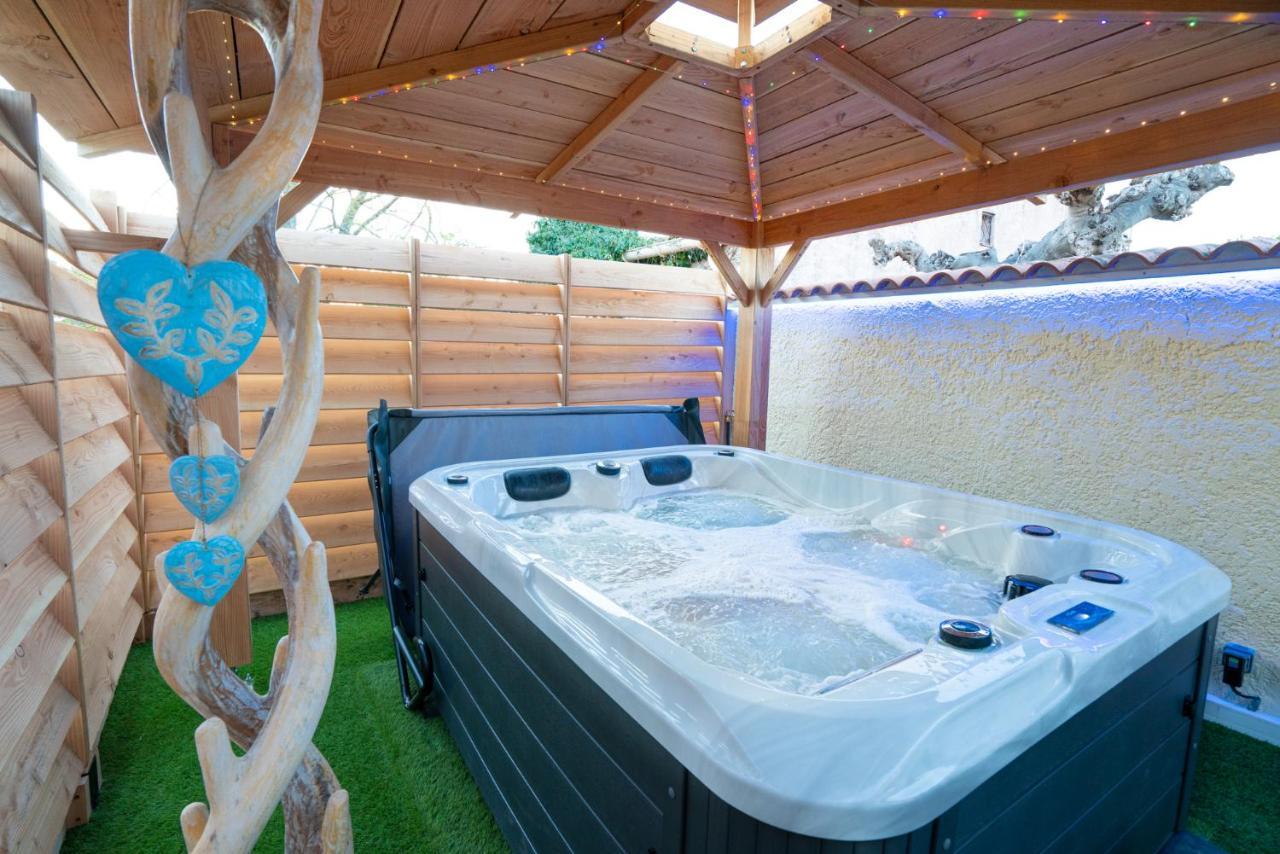 Lovina Chambre De Charme Avec Jaccuzi Velaux Exterior photo
