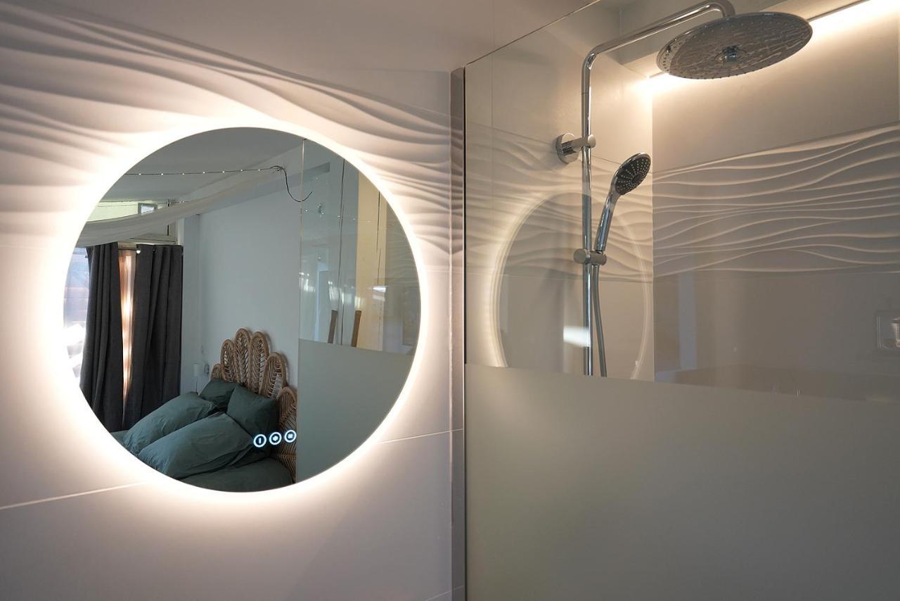 Lovina Chambre De Charme Avec Jaccuzi Velaux Exterior photo